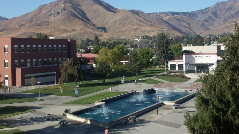 View of Wenatchee campus fountain from above